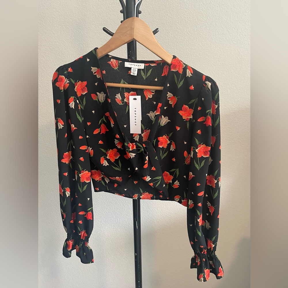 Topshop - NWT. Floral front twist long sleeve cropped blouse. Size 8